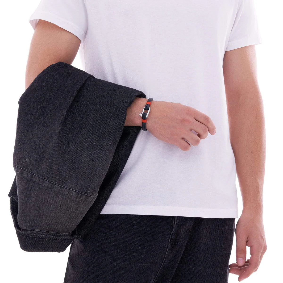 Schwarzes und rotes Nautikalarmband