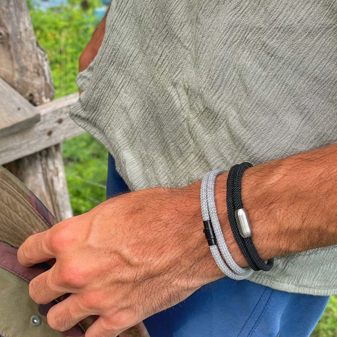 Graues minimalistisches Seilarmband