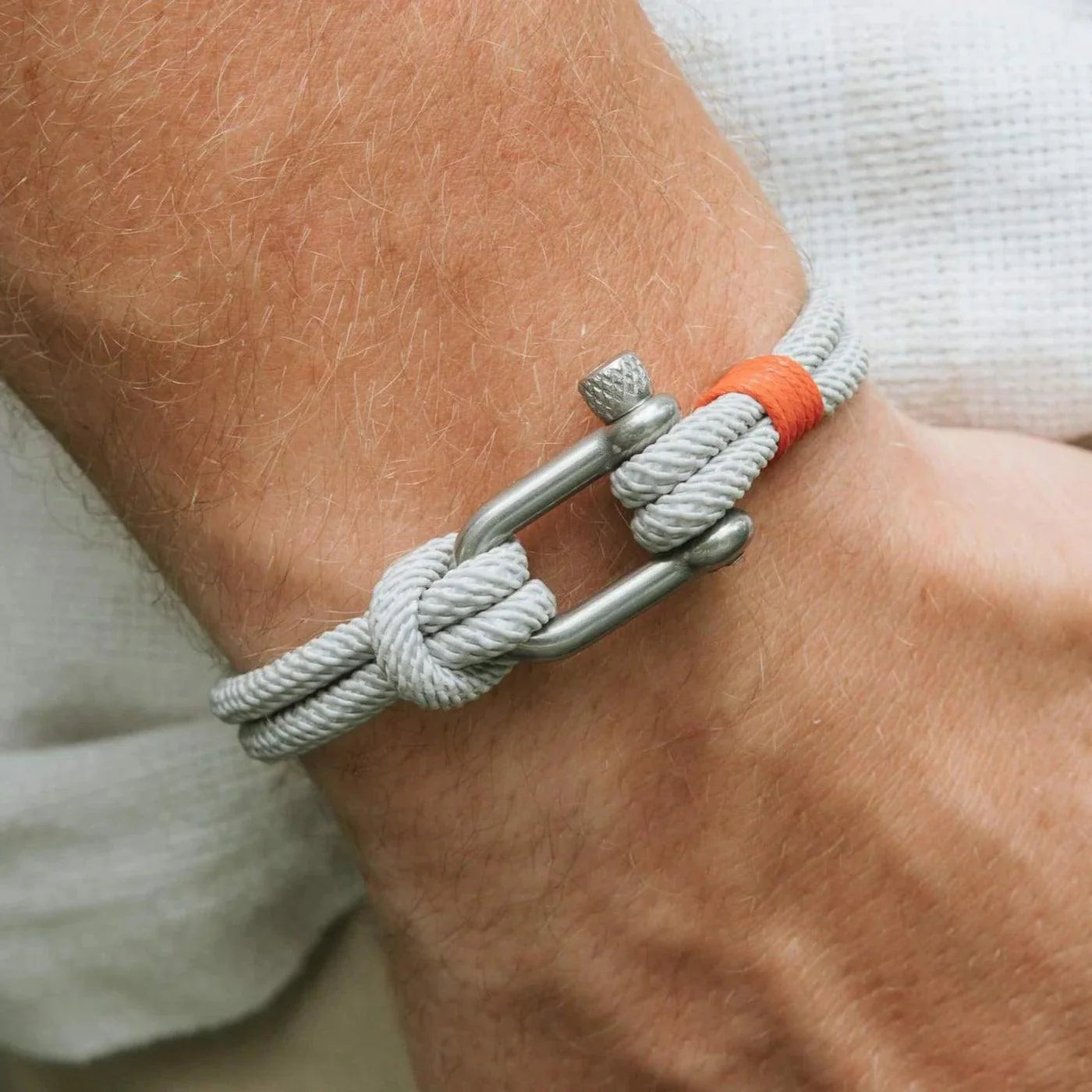 Graues Seilarmband