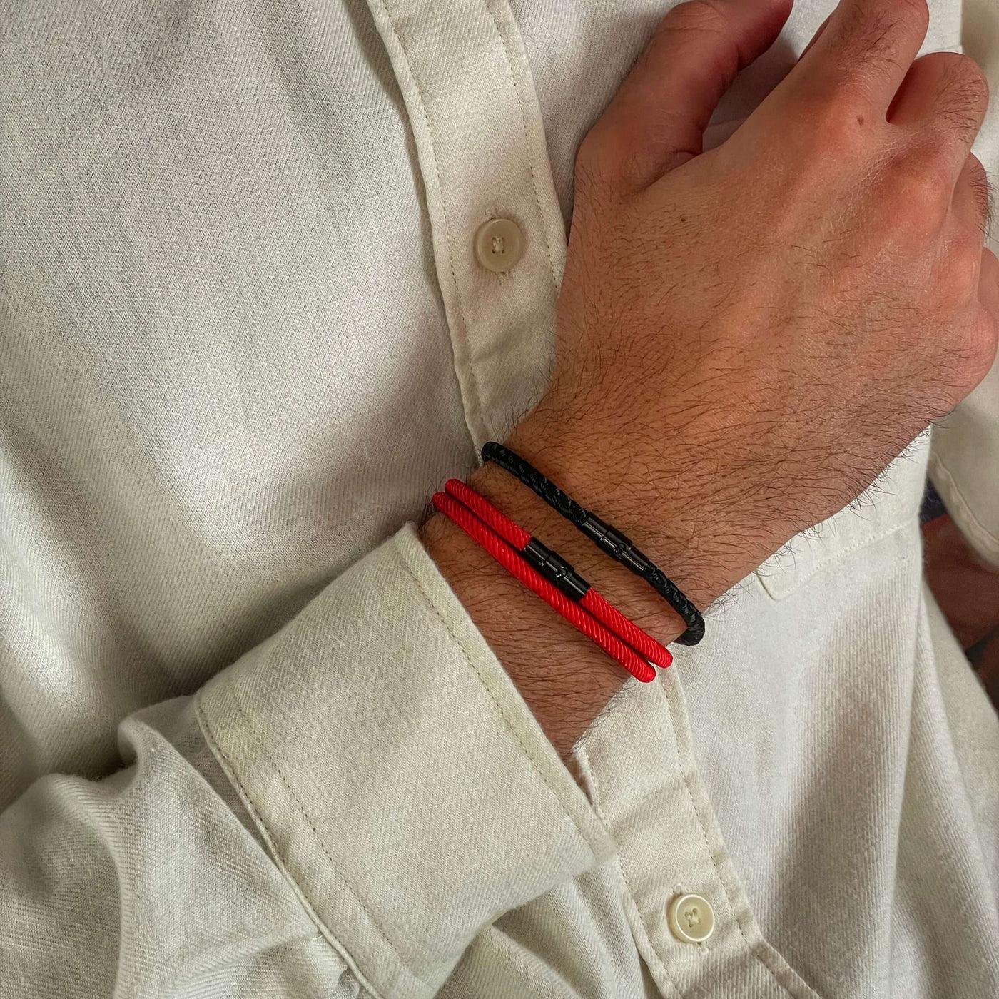 Rote minimalistische Seilarmband