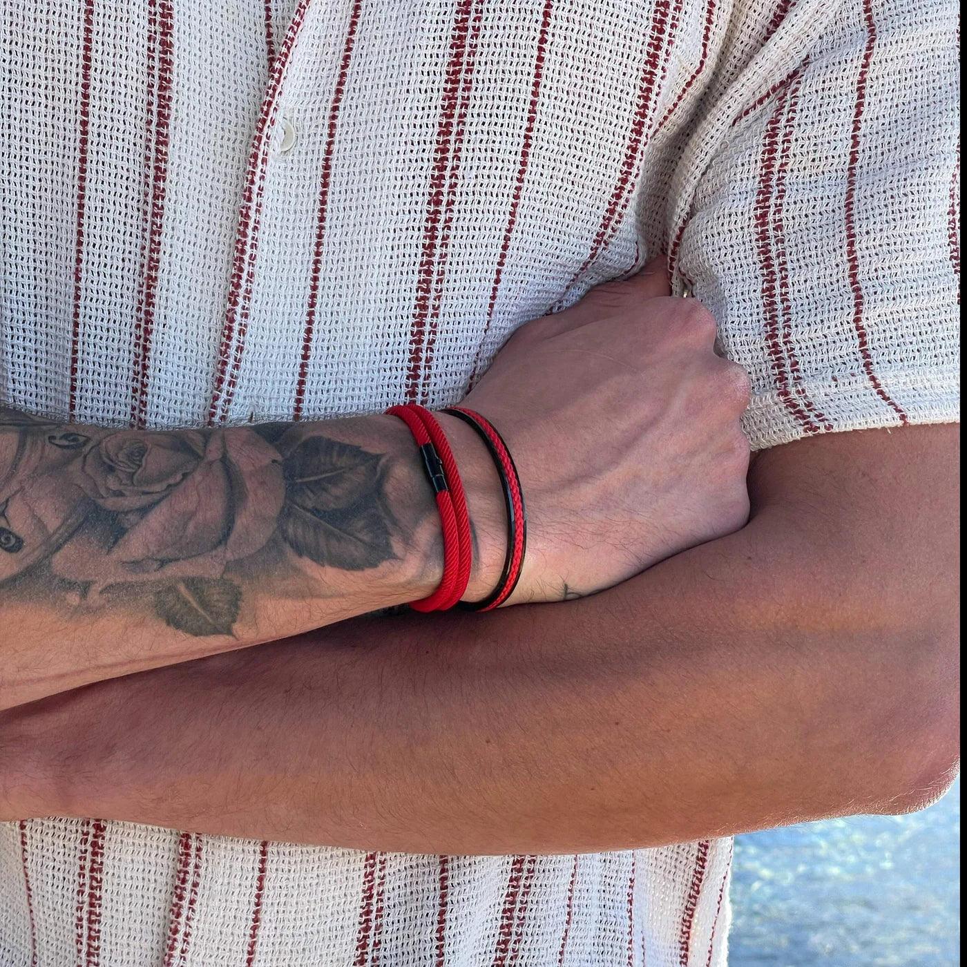 Rote minimalistische Seilarmband