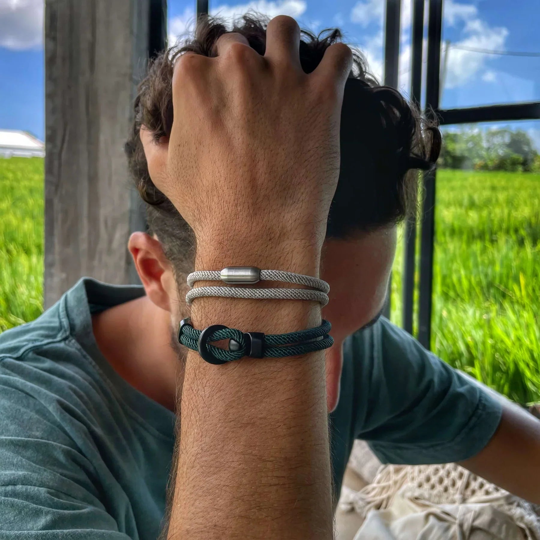 Dunkelgrünes Seilarmband mit schwarzem Nautischen Verschluss