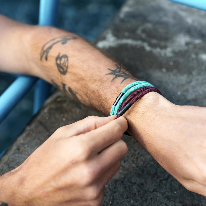 Wein minimalistisches Seilarmband