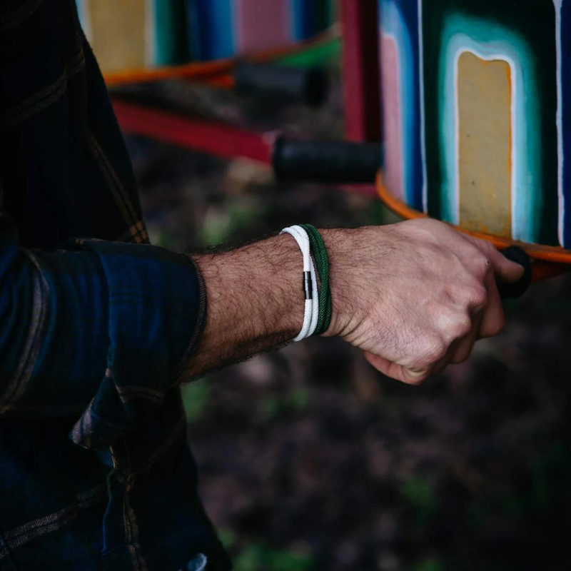 Weißes minimalistisches Seilarmband