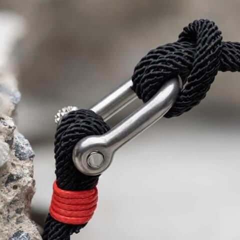 Schwarzes Seilarmband